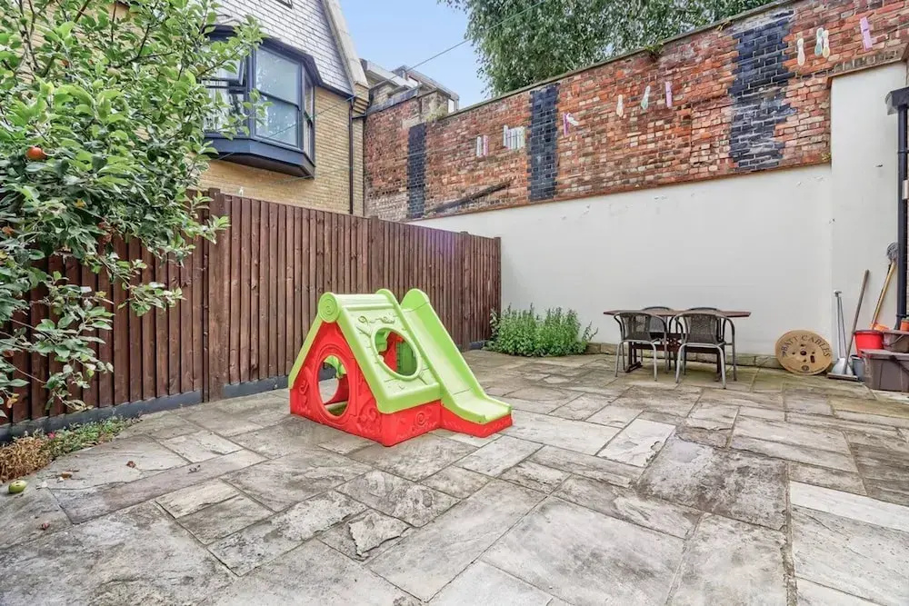 Stylish and Bright 3 Bedroom Duplex in North London