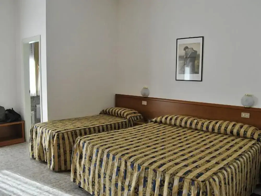 Standard Triple room with balcony