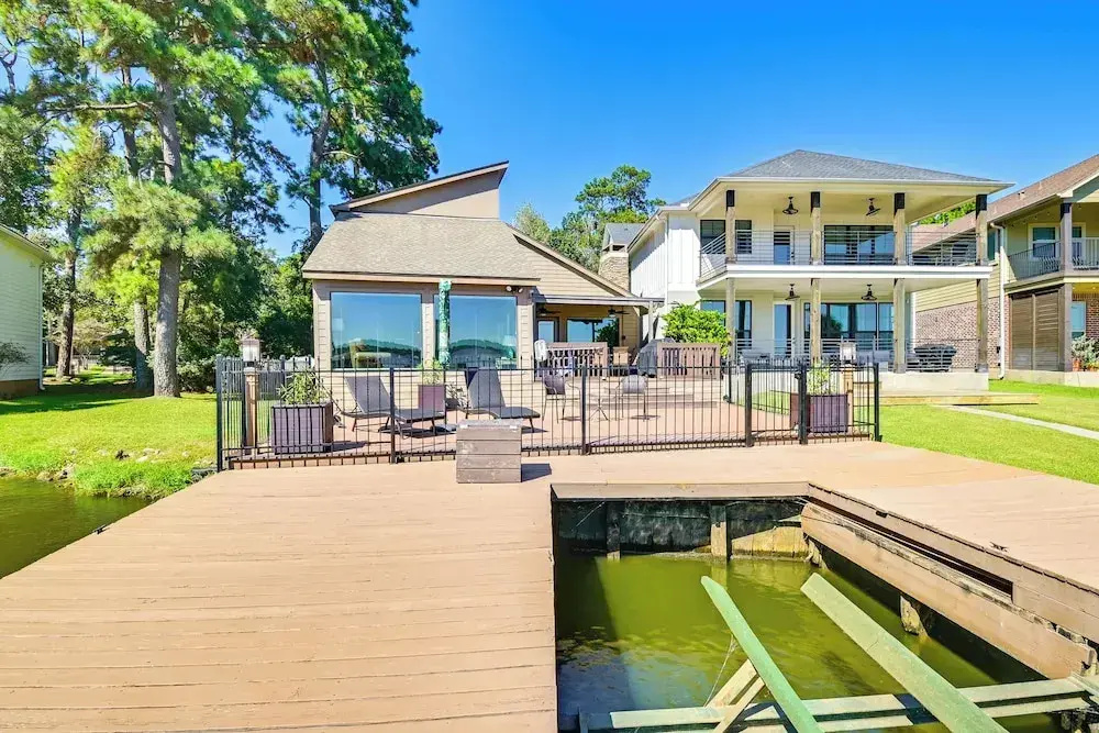 Renovated Lake Conroe Home: Boat Slip & Deck