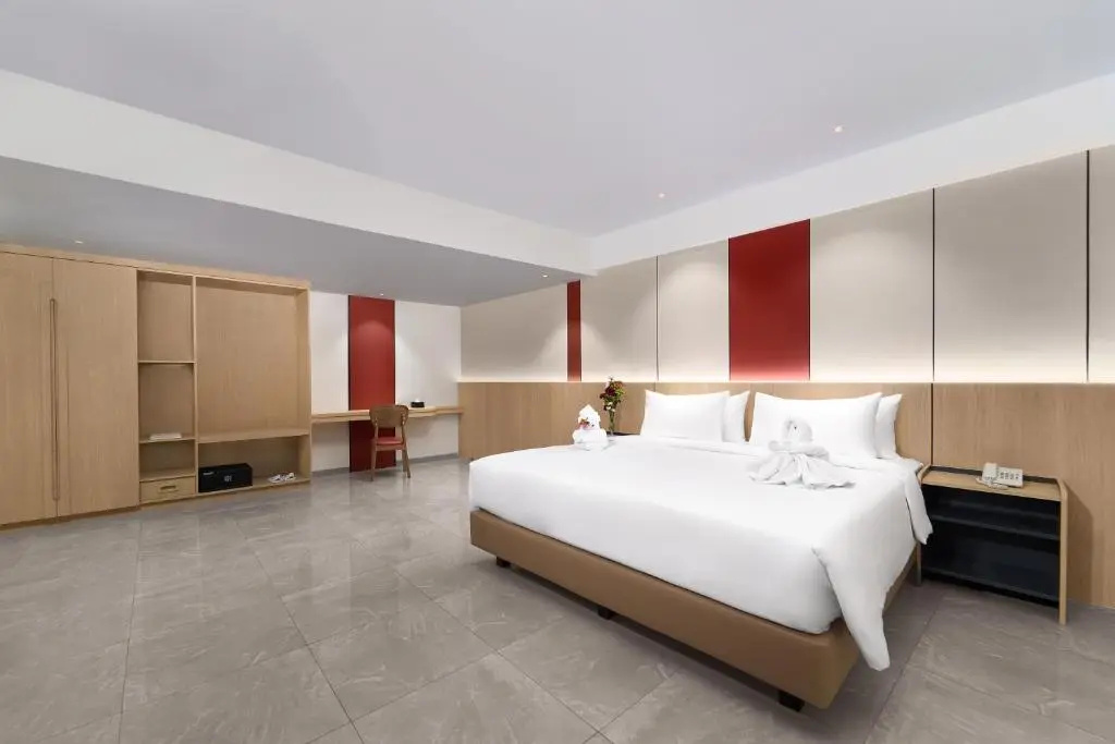 MAXONE Batam — 3