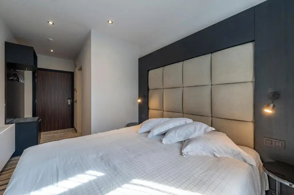 Deluxe Double room with balcony (full double bed)