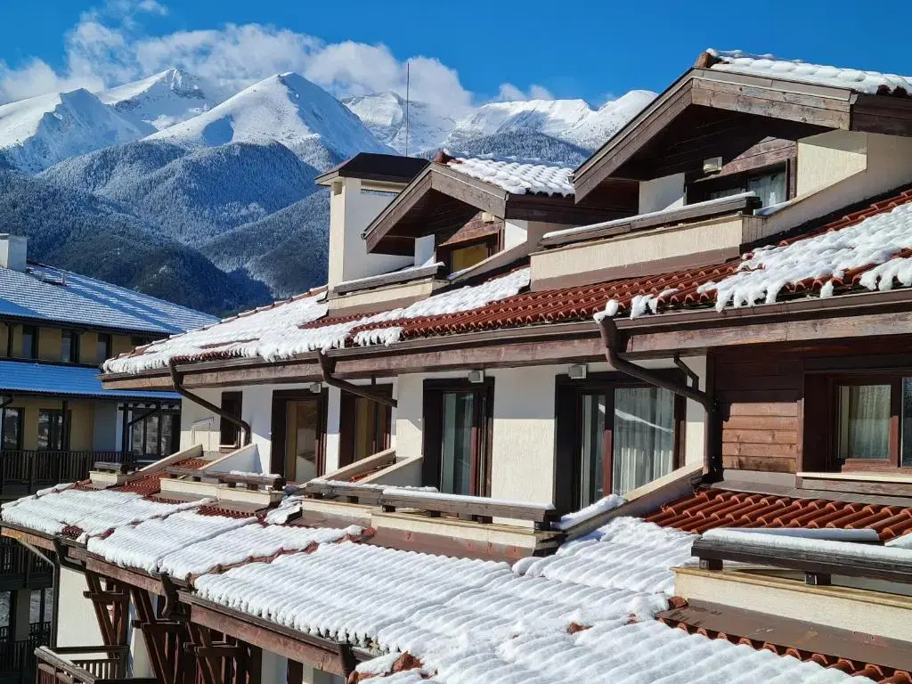 Apartment with mountain view