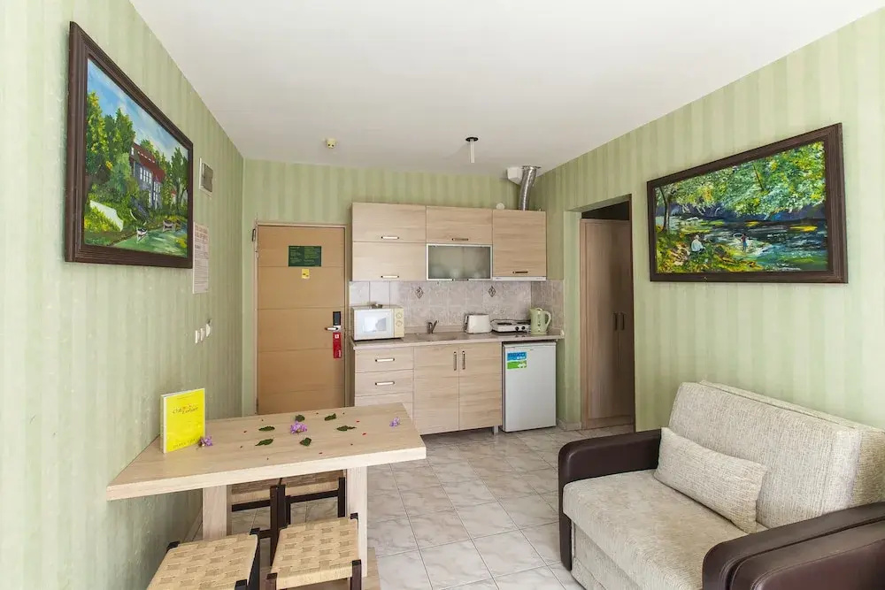 1 Bedroom Apartment with balcony