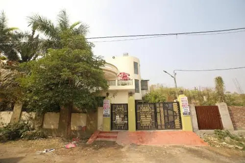 Royal Stay by OYO Rooms