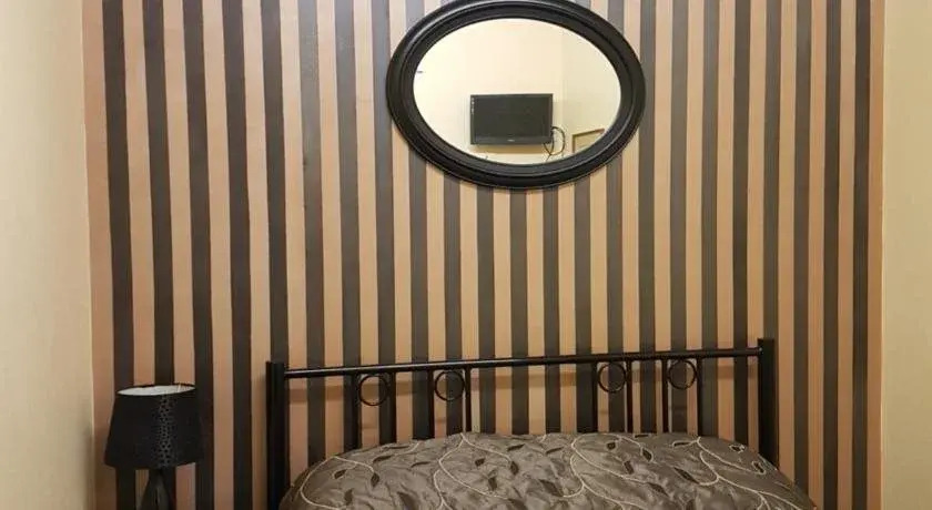 Archie's Bunker by null