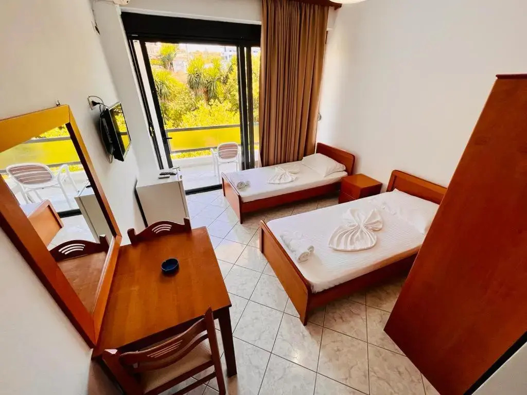 Standard Double room with garden view (twin beds)