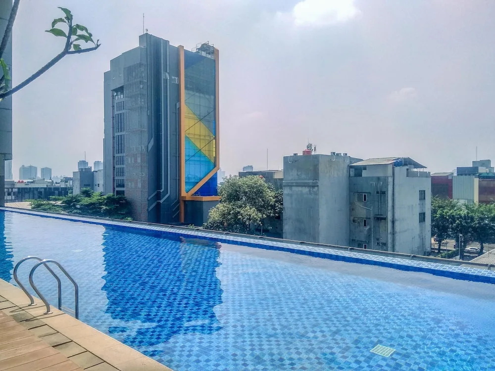 Nice And Comfort 2Br Apartment At The Kencana Residence