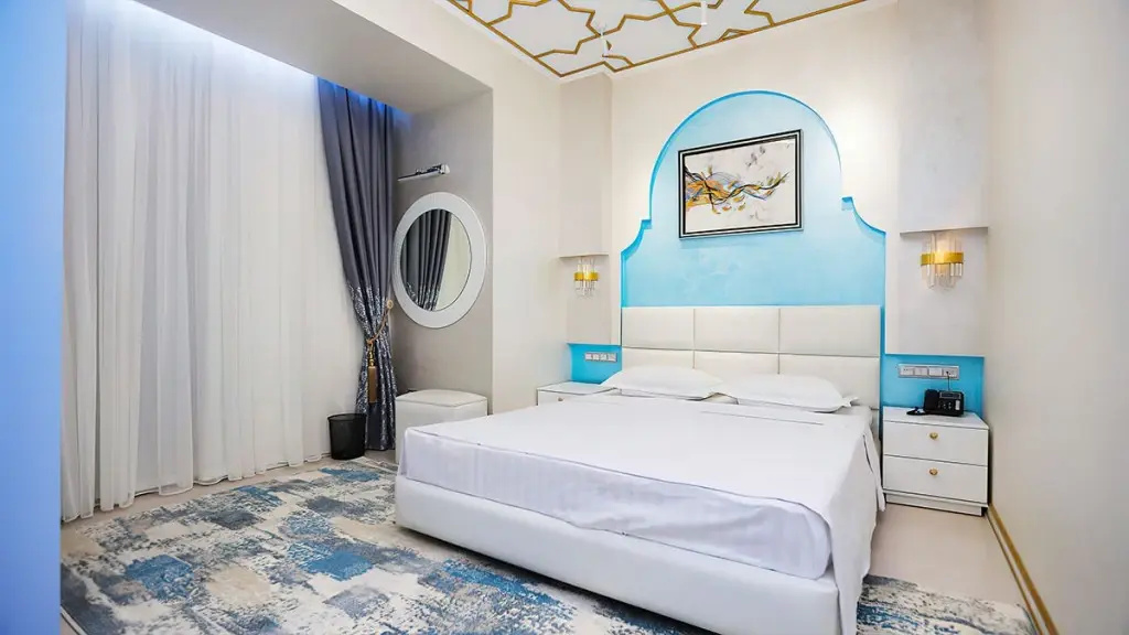 Double Suite (full double bed)