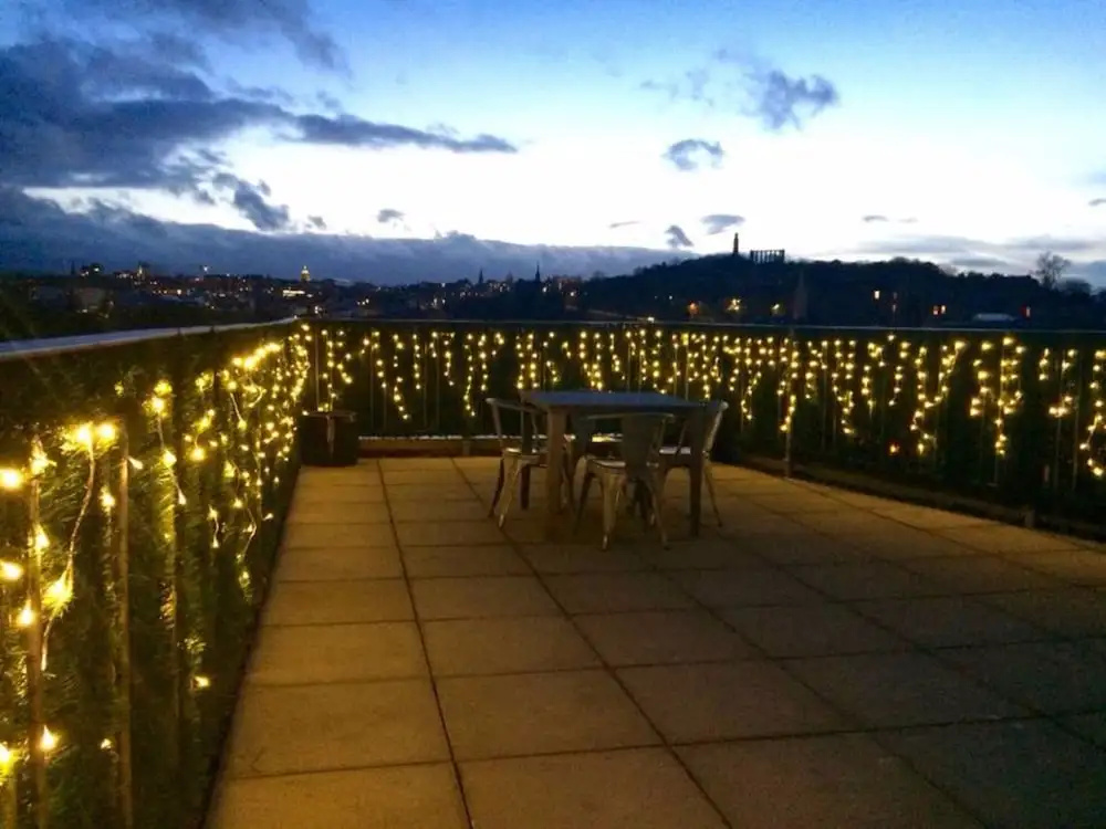 3 Bedroom Apartment With Private Roof Terrace