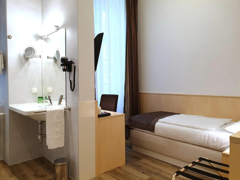 Standard Single room
