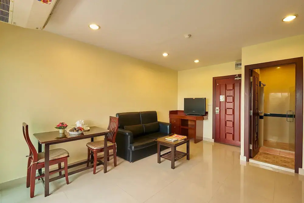Superior Double Suite with balcony (full double bed)
