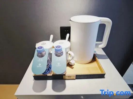 Food & Beverage