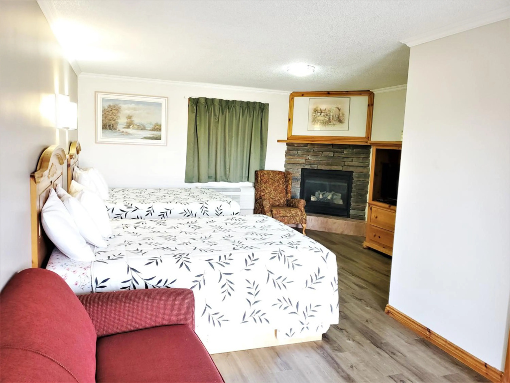 Knights Inn Colonial Fireside Inn — 4
