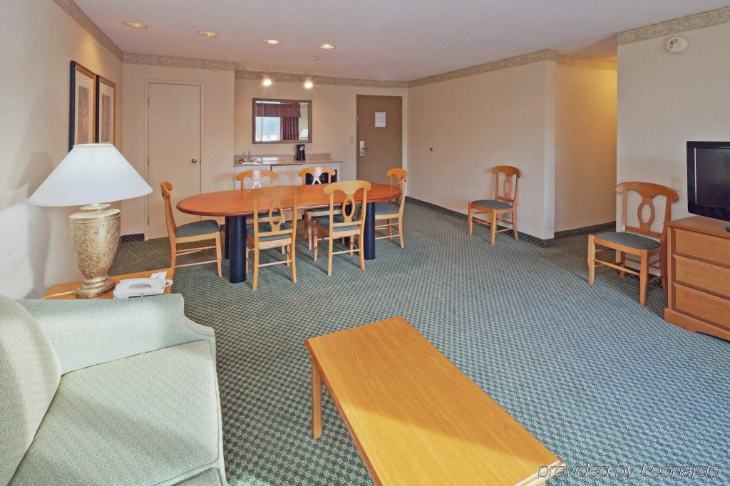 Country Inn & Suites by Radisson, Montgomery East, AL
