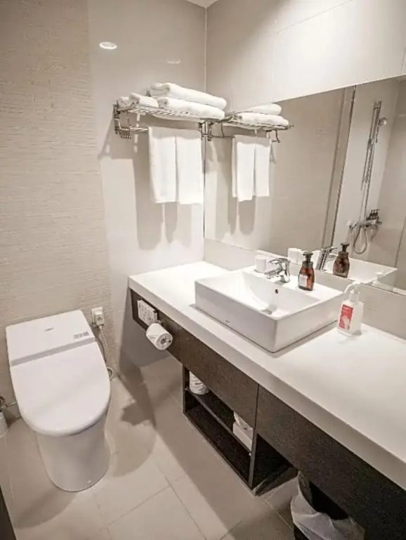 2 Bedrooms Double Suite (full double bed)