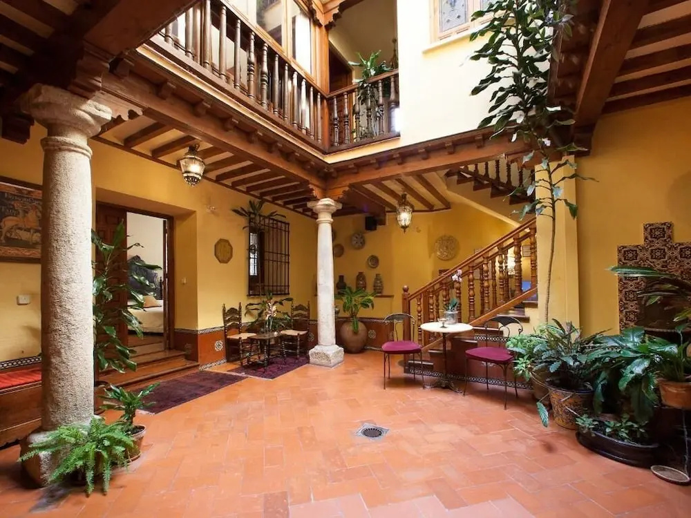 LUX San Miguel