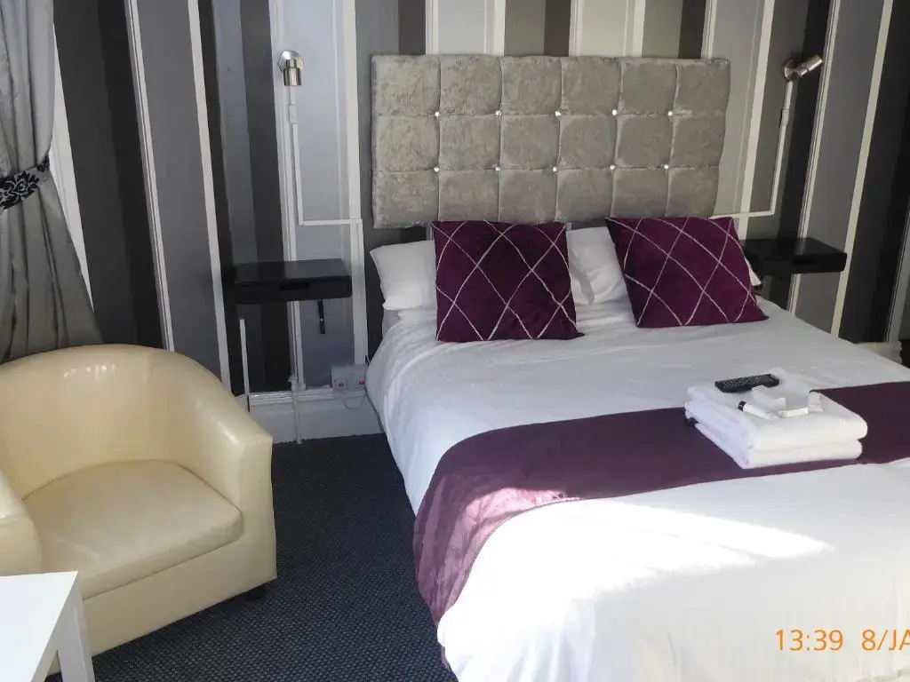 Standard Double room (full double bed)