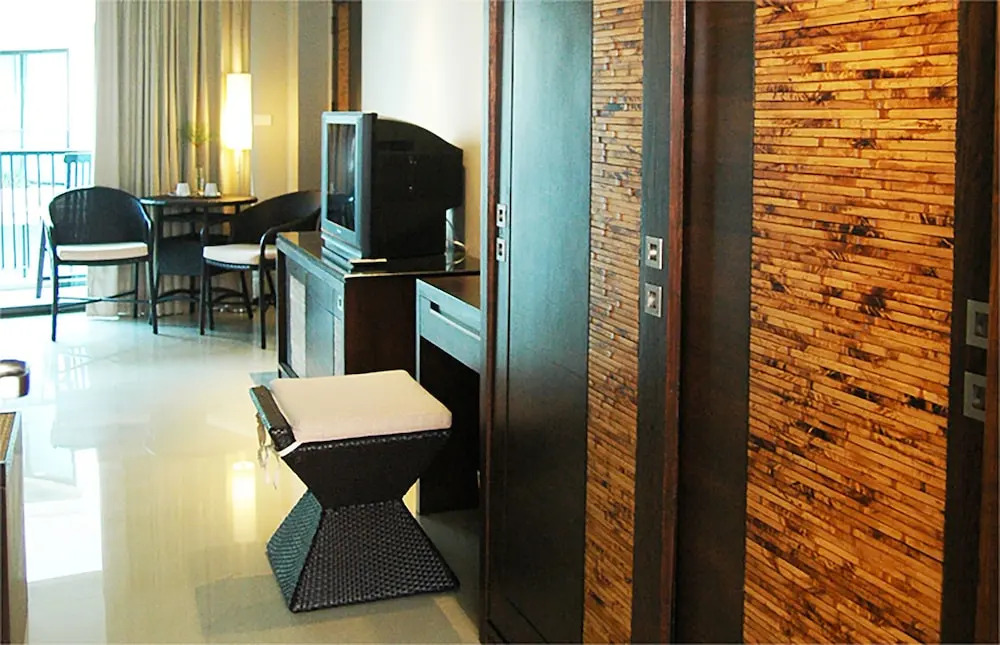 Двухместный номер Standard с видом на сад двуспальная кровать в Tara Mantra Cha Am Resort