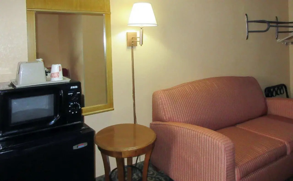Econo Lodge - фото 11