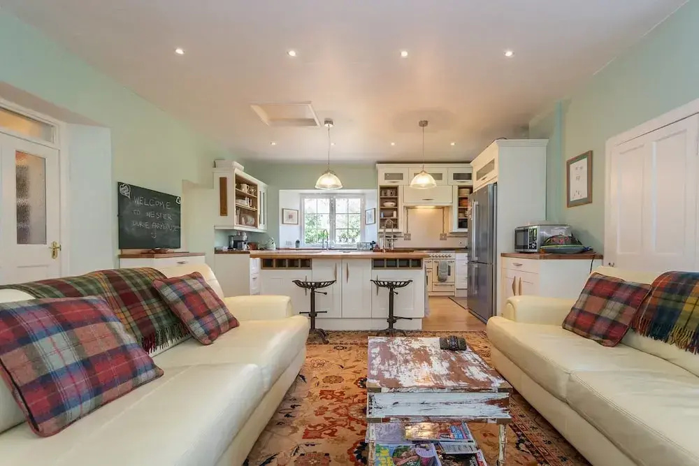 Stunning Farmhouse - Sleeps 8 - фото 5