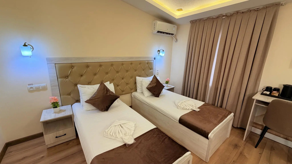 Standard Double room (full double bed)