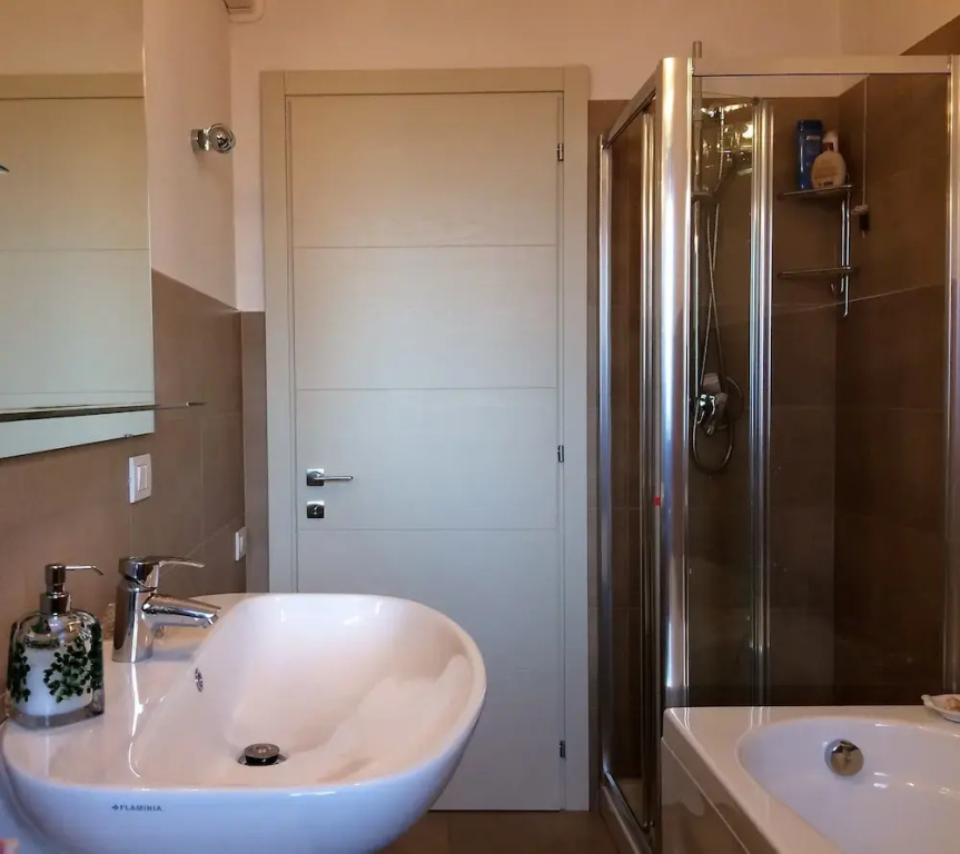 Standard Double room with mountain view (full double bed)