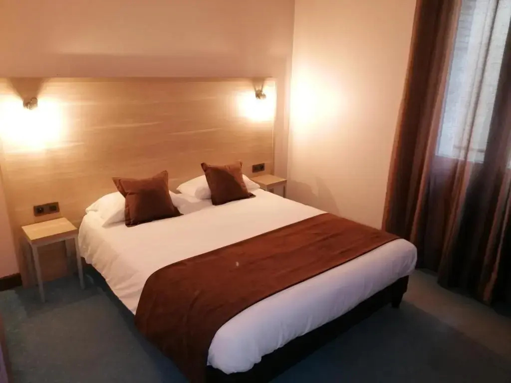 Standard Double room (full double bed)