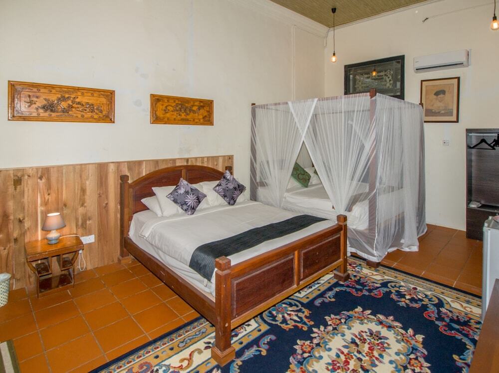 Noordin Street House