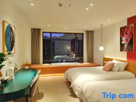 Standard Double room with mountain view (twin beds)