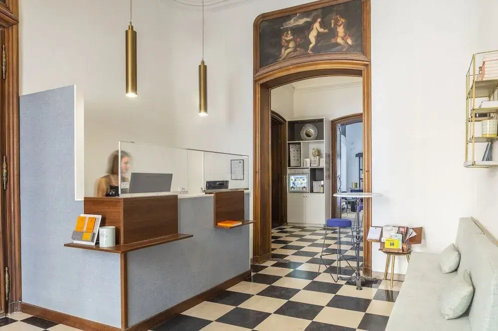 Lobby & Reception