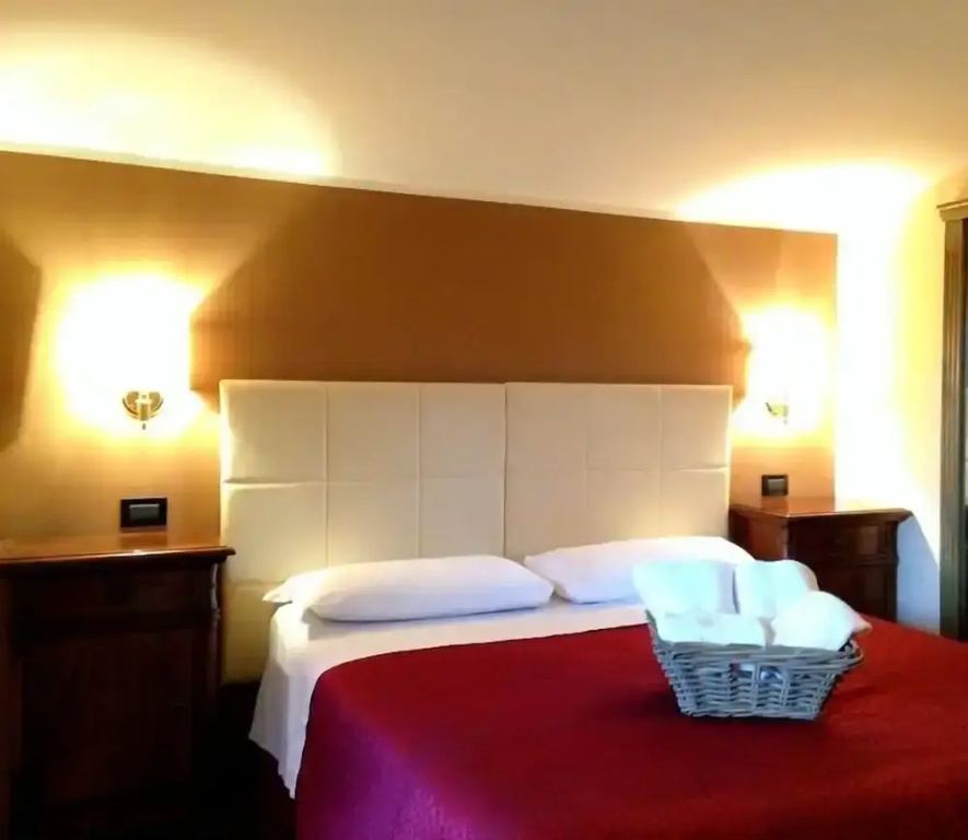 Superior Double room with balcony (full double bed)