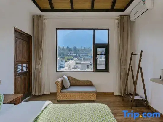 Standard room with sunset view
