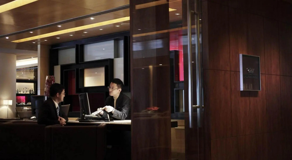 Lobby & Reception