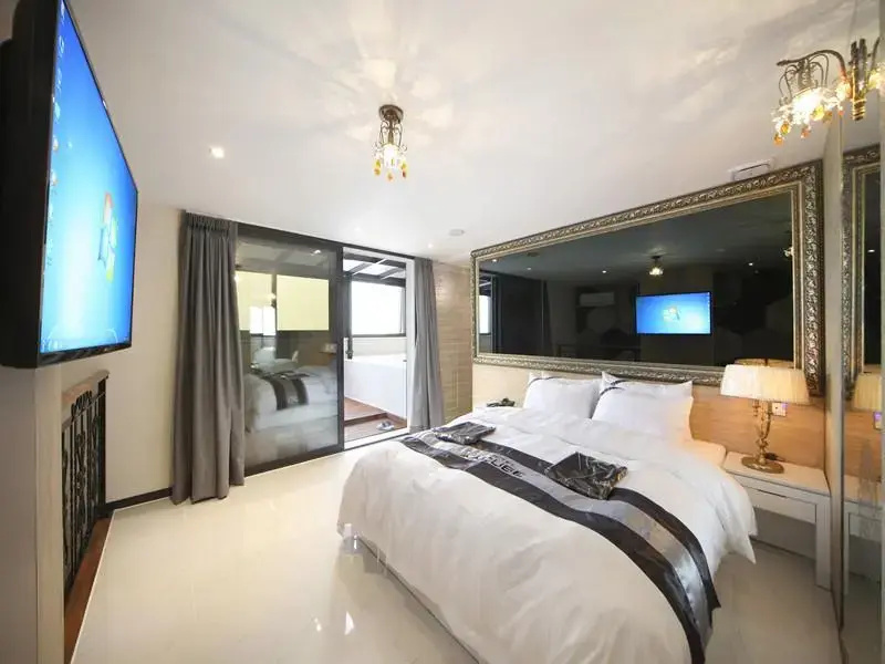 Suite with ocean view
