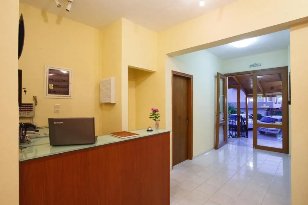 Lobby & Reception