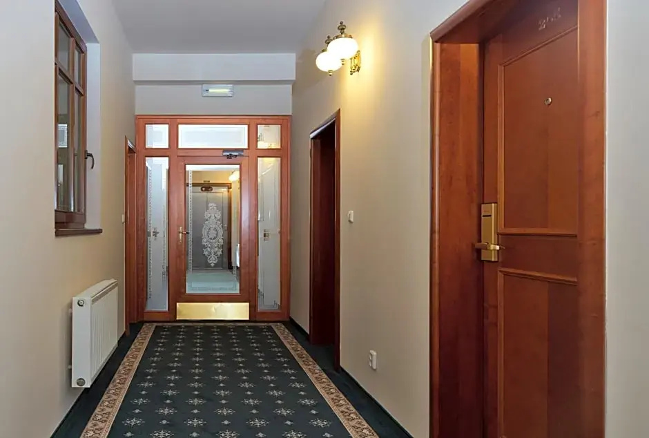 Amigo City Centre Hotel - Chambres