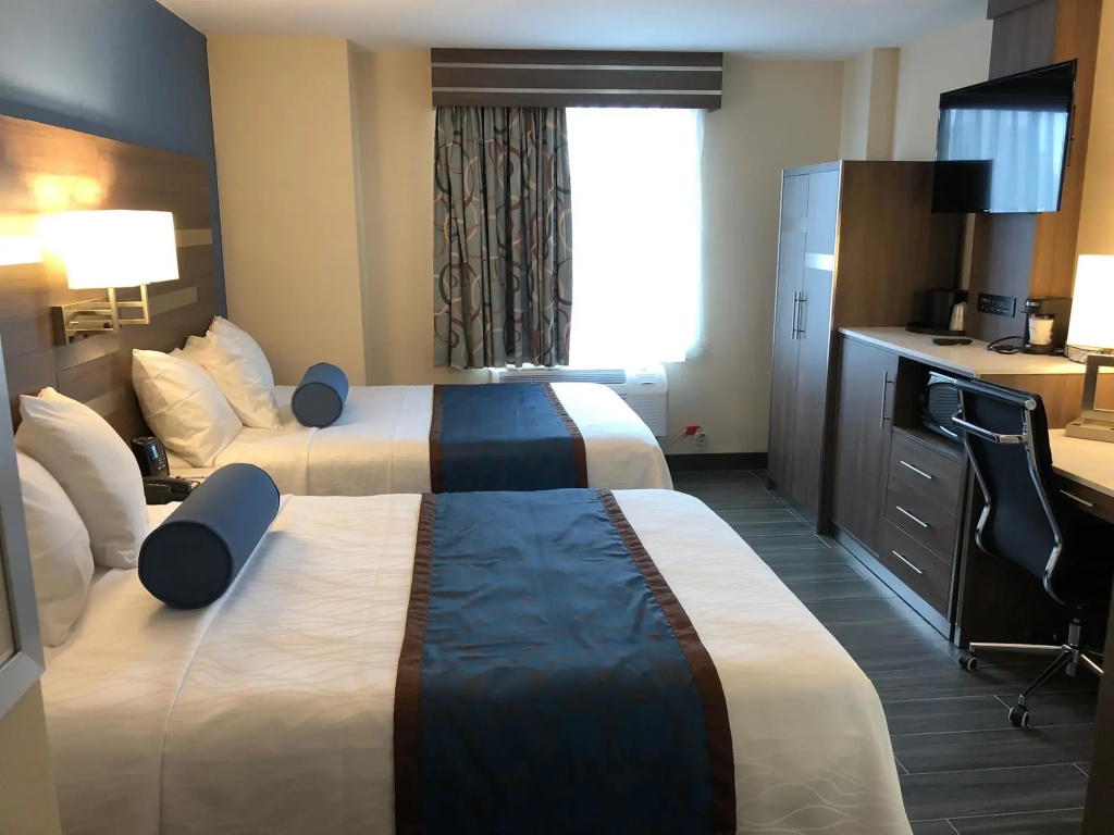 Best Western Plus Stadium Inn - 4