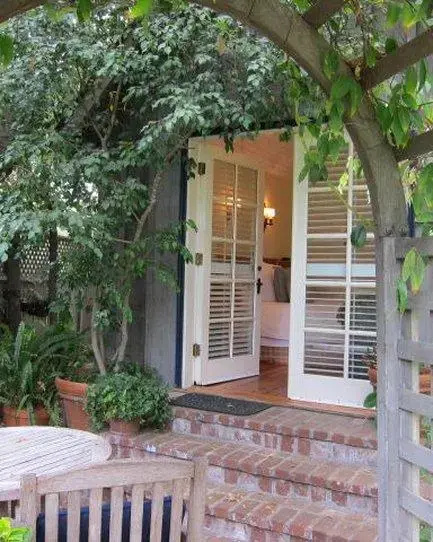 Superior Double room with balcony (full double bed)