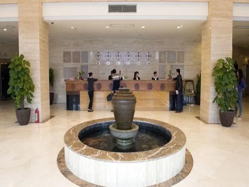 Lobby & Reception