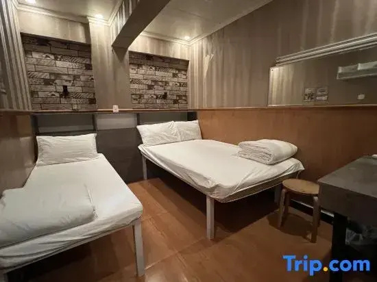 Standard Triple Family room