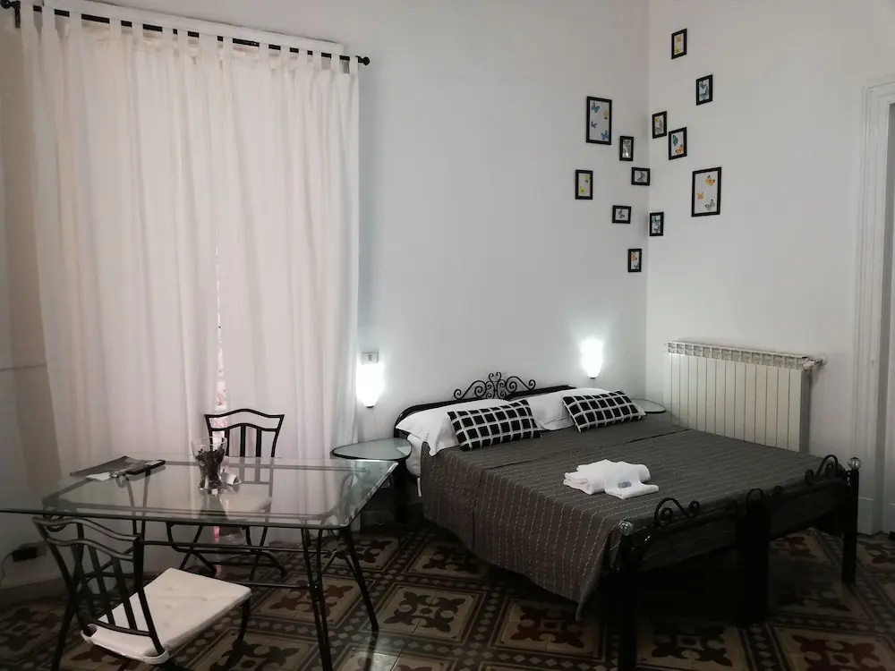 Economy room