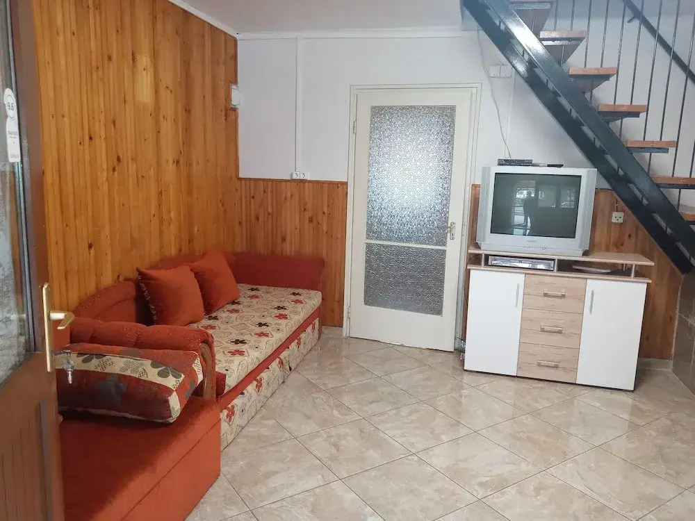 A Whole Holiday House With a Garden in Fonyód for 2-10 Persons - фото 4