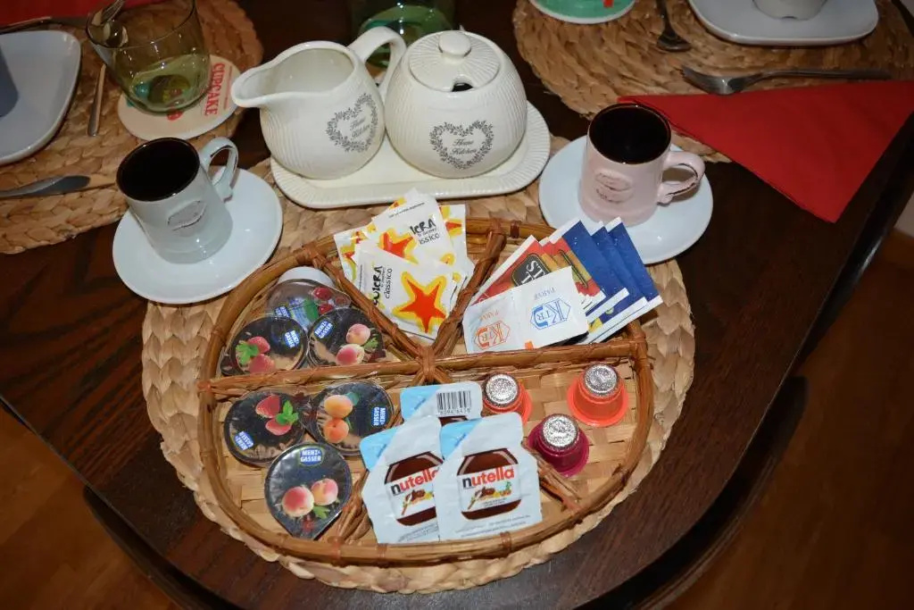 Food & Beverage