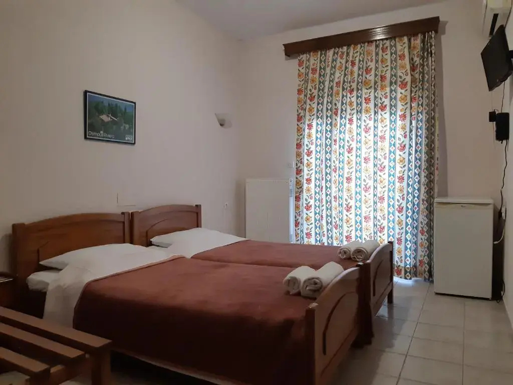 Standard Double room with partial sea view (twin beds)
