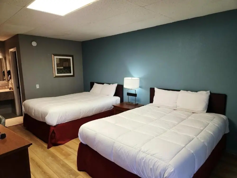 Executive Inn — 4