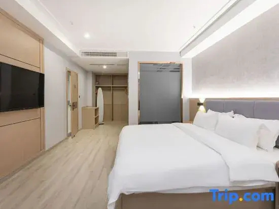 Deluxe Double room (full double bed)