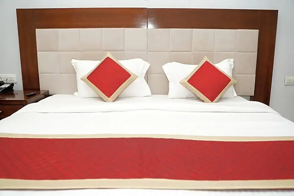 Deluxe Double room (full double bed)