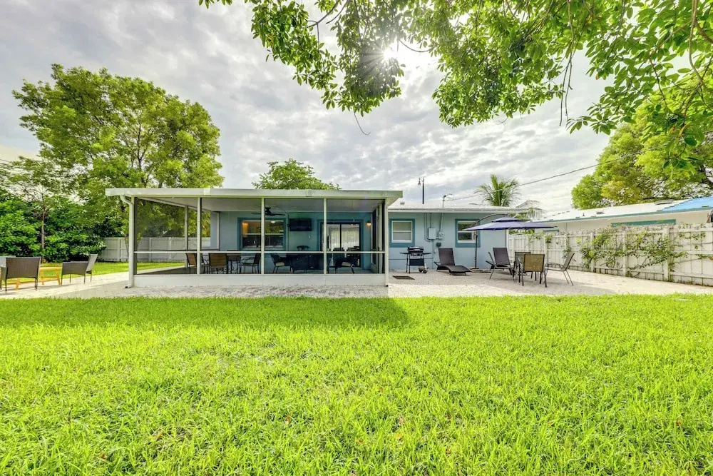 4 Mi to Ocean: Family Getaway in Pompano Beach!