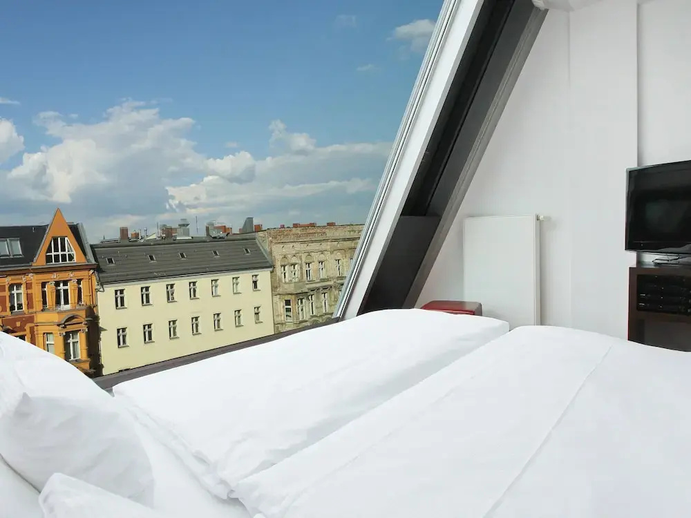 Double Suite (full double bed)