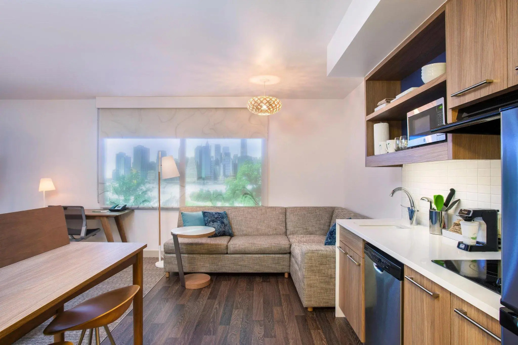 Double Suite (full double bed)